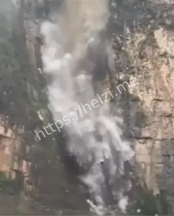 云台山山体滑坡落石